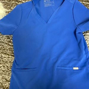 Blue figs scrub top